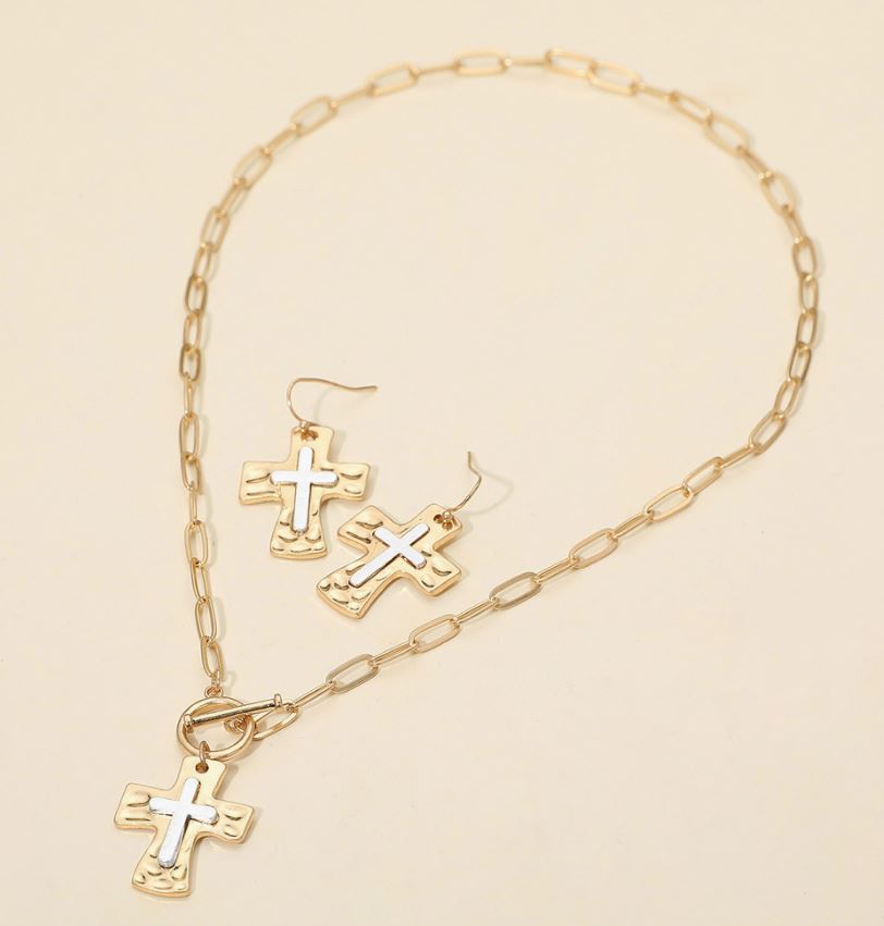 Metal Cross Pendant Necklace
